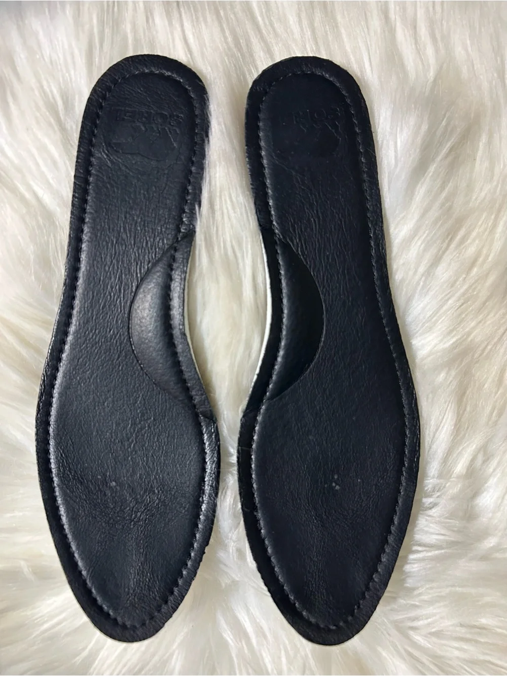 Sorel Lolla II Strap Stud Distressed Boots Size 9